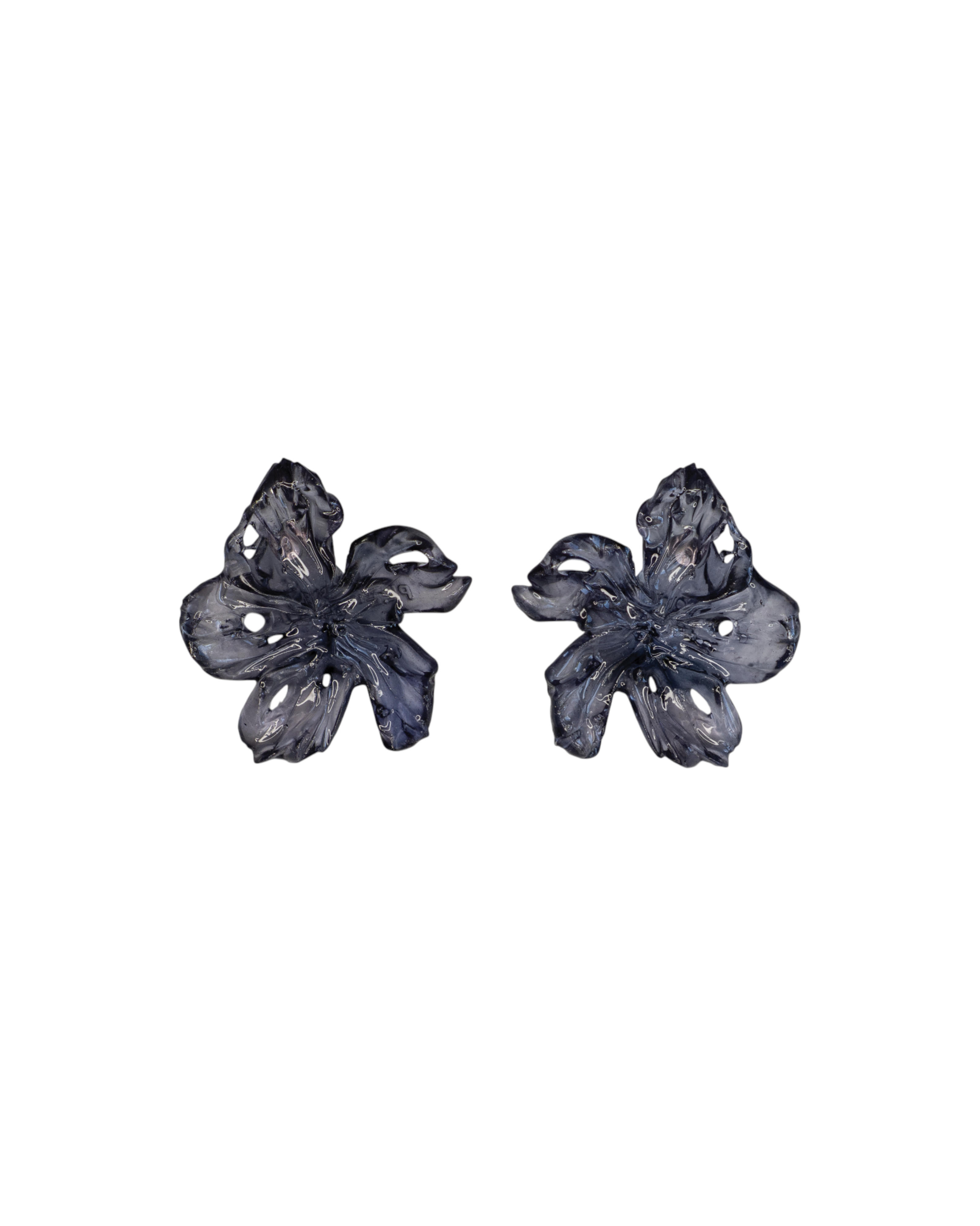 'Medium Deep Lavendar Flower Earrings'
