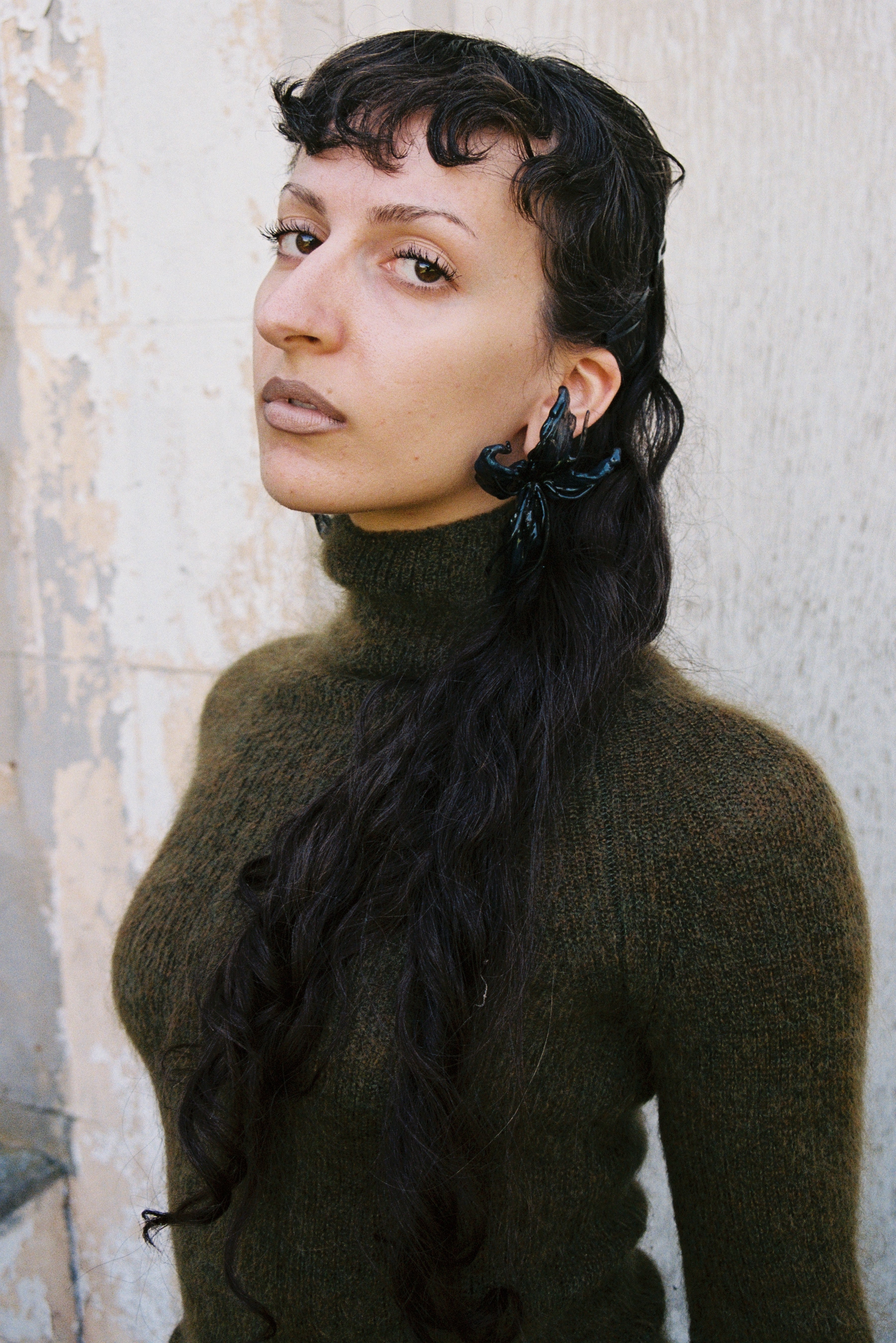 Σταύροσ Λουλούδι (cross flower) earring - smoky black