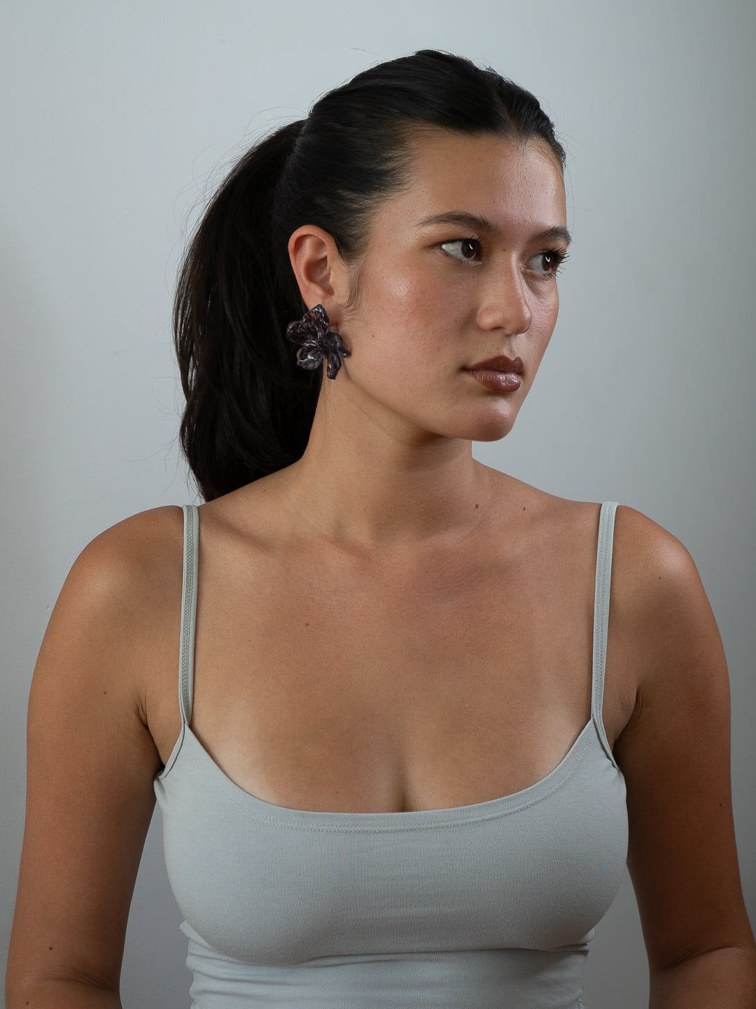 'Medium Deep Lavendar Flower Earrings'