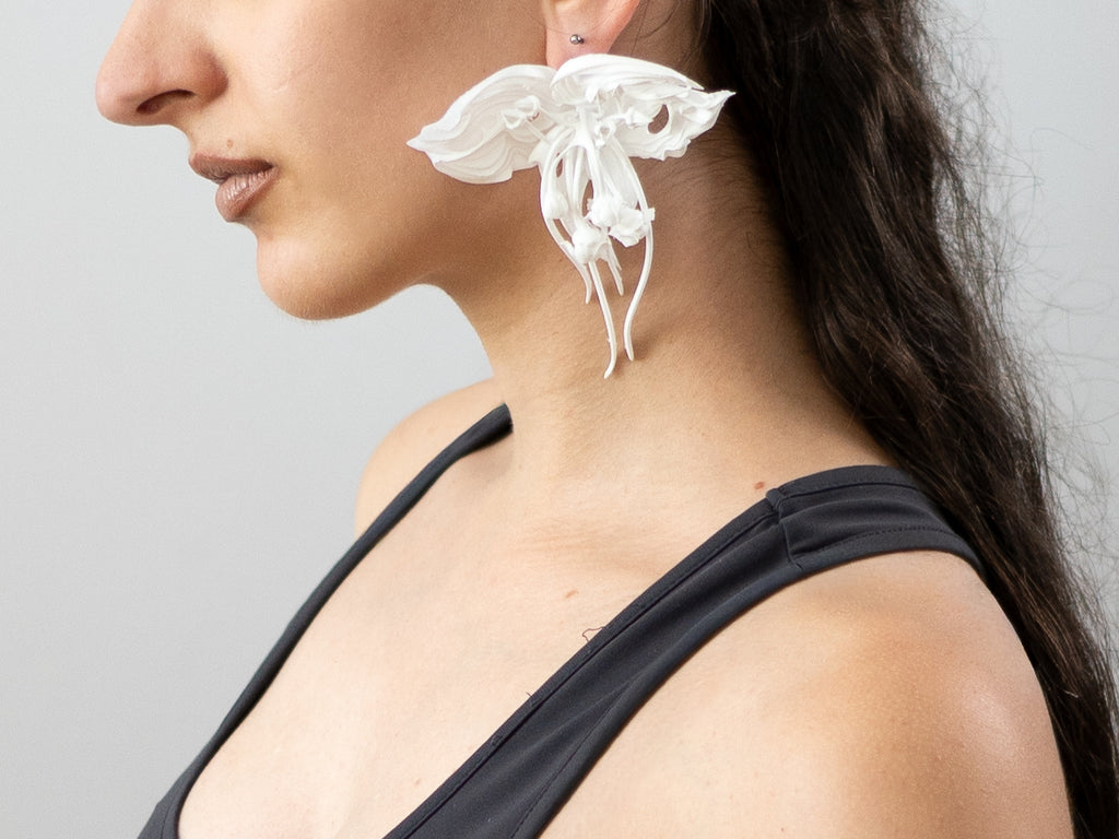 ‘Louloudi Nychterídas (bat flower)’ - White