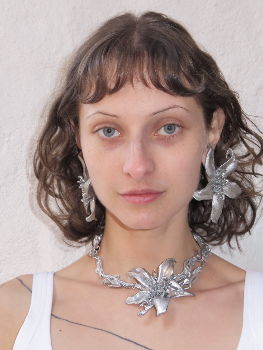 'floral κόσμος necklace' - silver