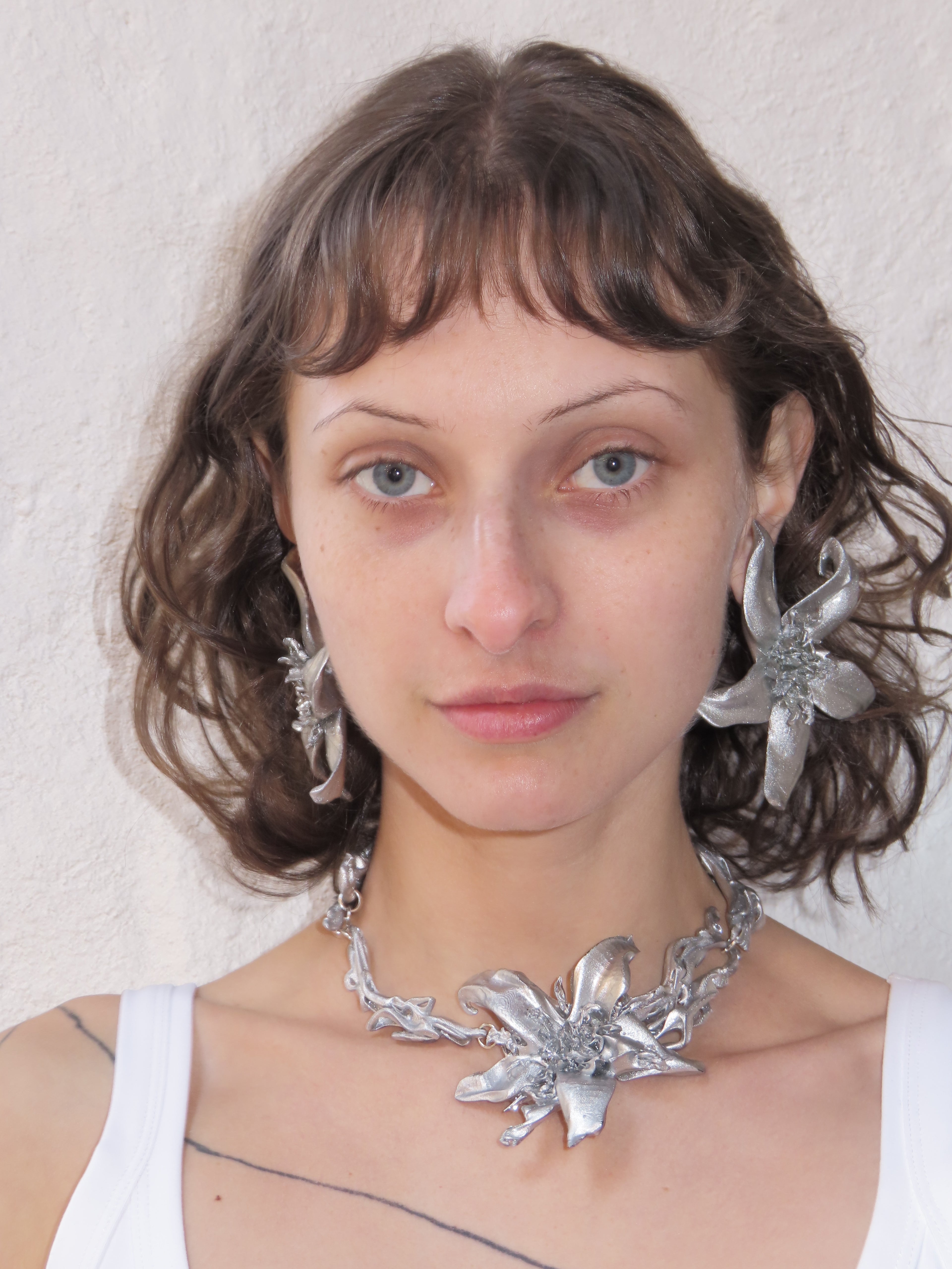 'floral κόσμος necklace' - silver