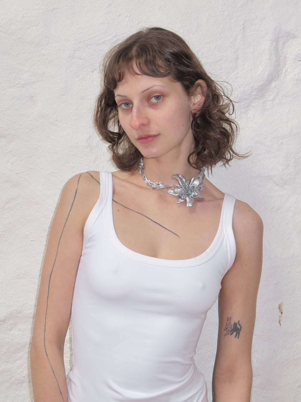 'floral κόσμος necklace' - silver