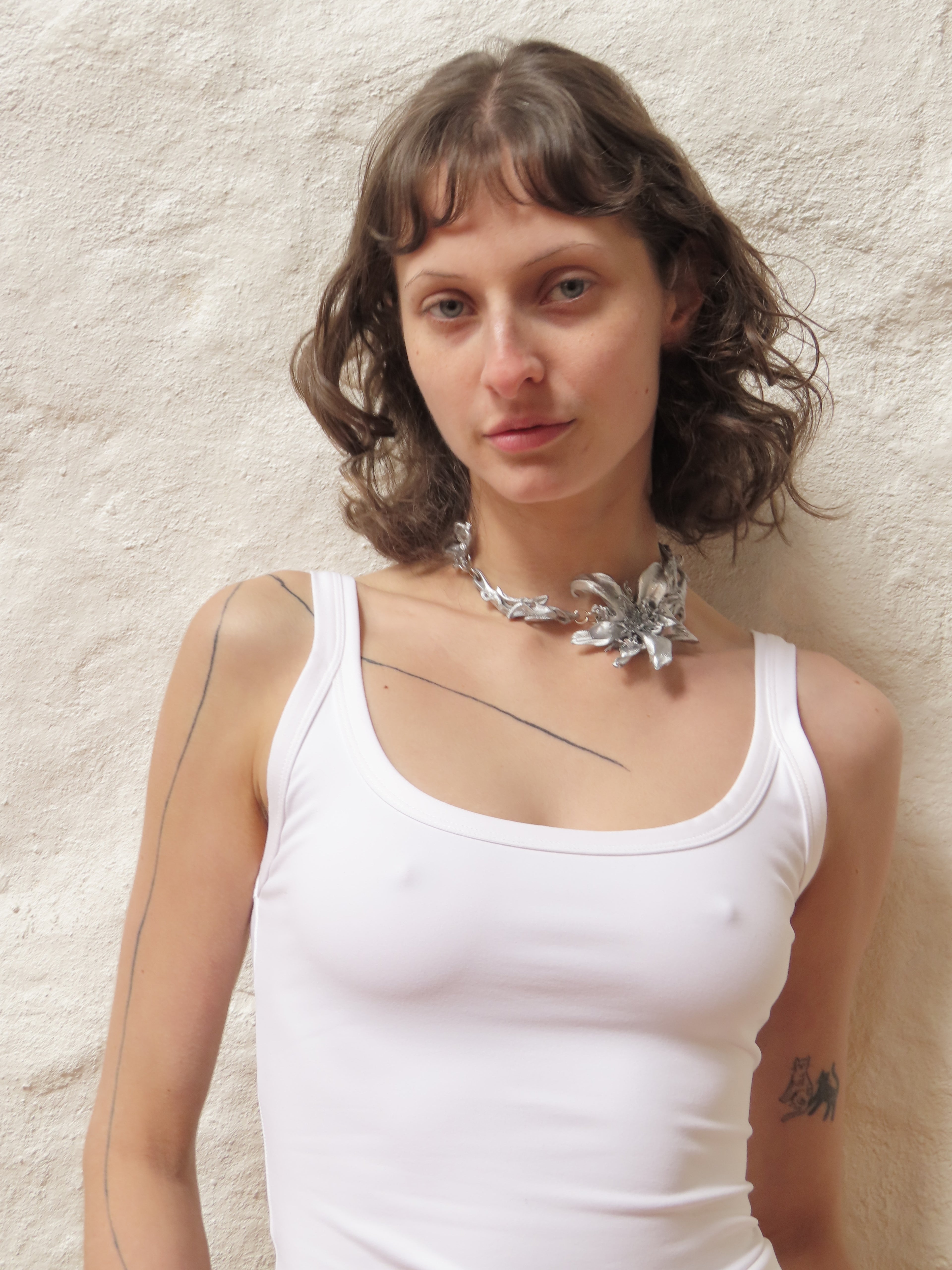 'floral κόσμος necklace' - silver