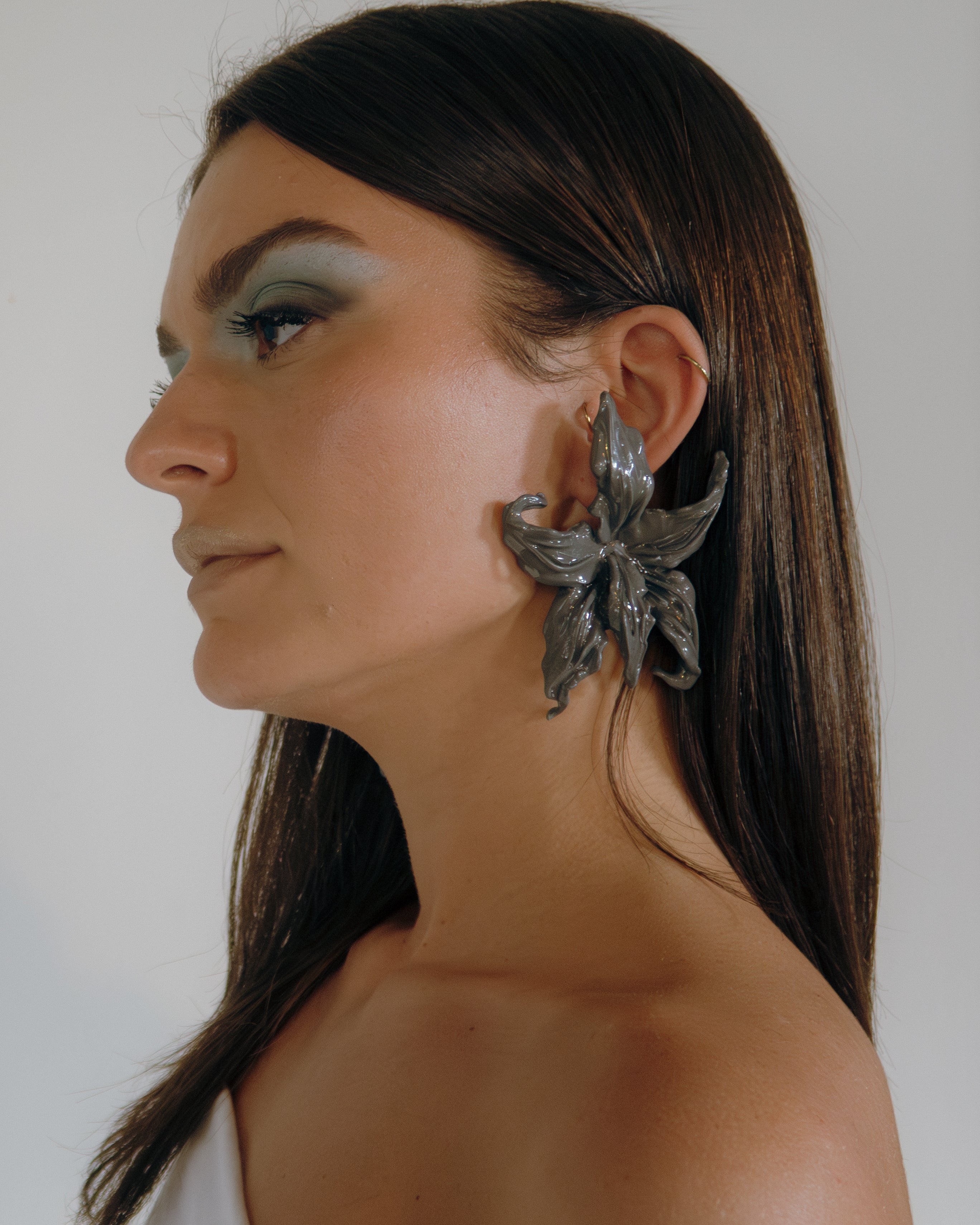 Άνθη (anthi) earring - τέφρα (𝘢𝘴𝘩)