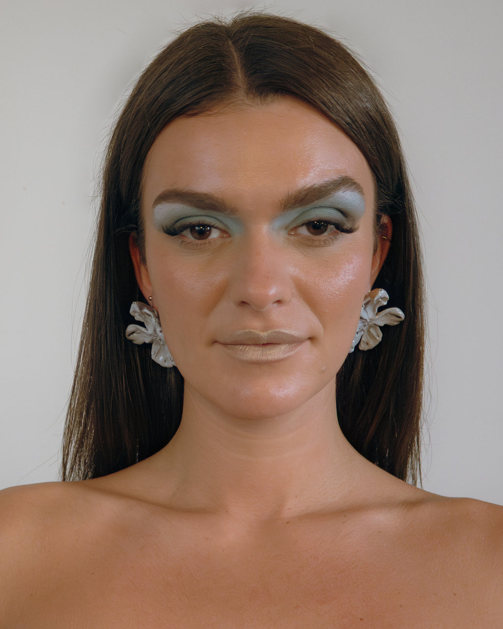 'medium γκρί (𝘨𝘳𝘦𝘺) flower earrings'