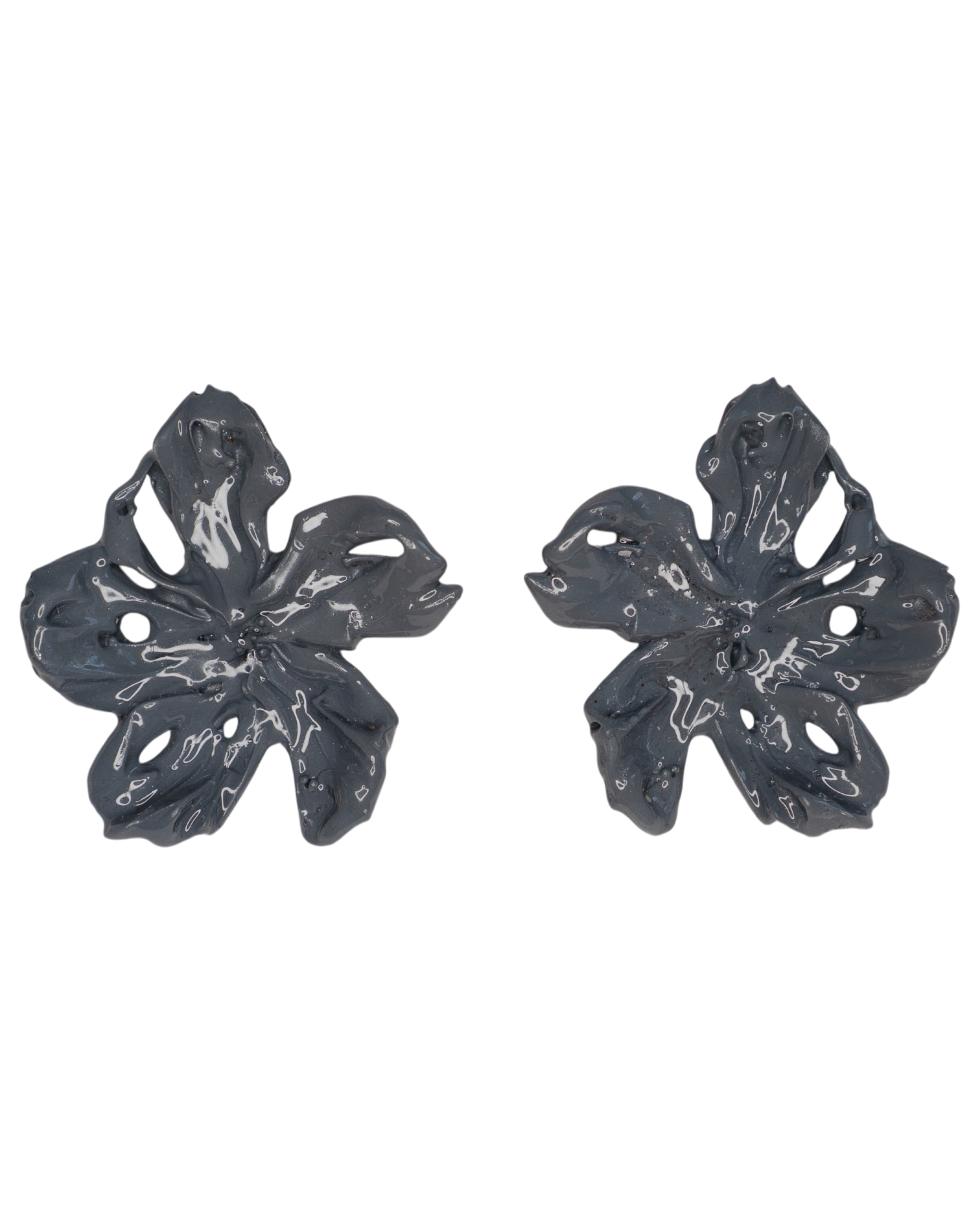 'large τέφρα (𝘢𝘴𝘩) flower earrings'